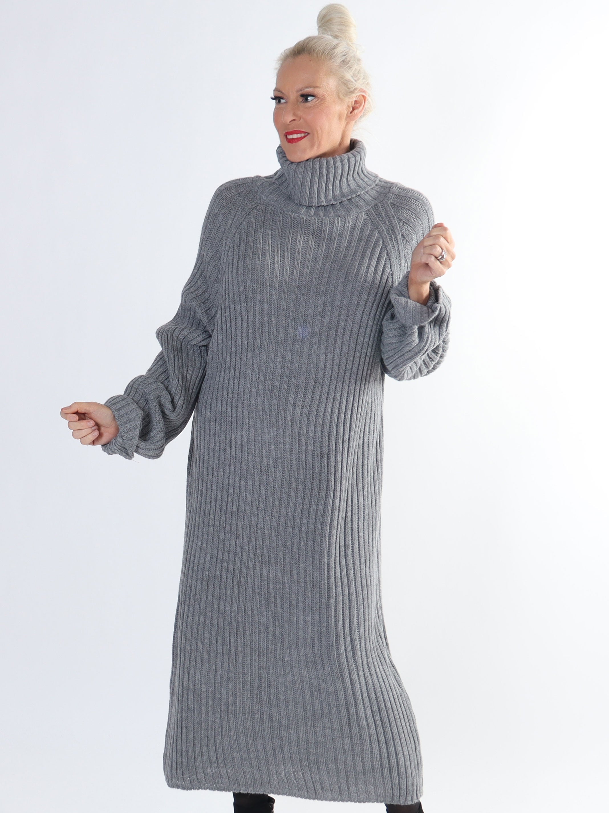 Milu - Lång ribbstickad klänning i stora storlekar